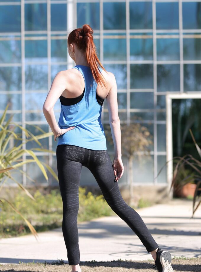 Ärmelloses, marineblaues Aktiv-Yoga-Workout-Sport-Top mit Racerback