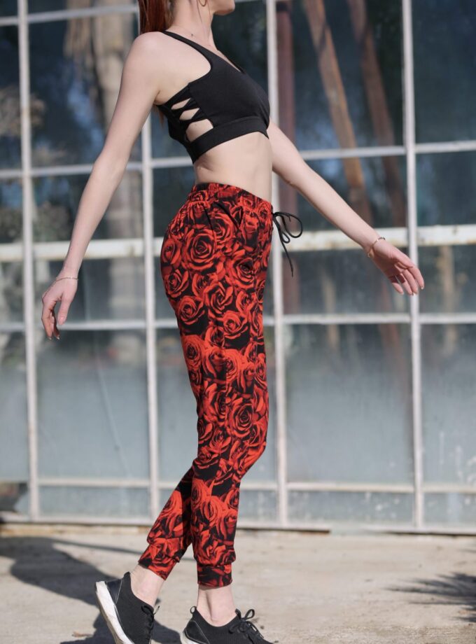 Butterweiche rote Rosen Jogginghose mit doppelten Taschen und Kordelzug